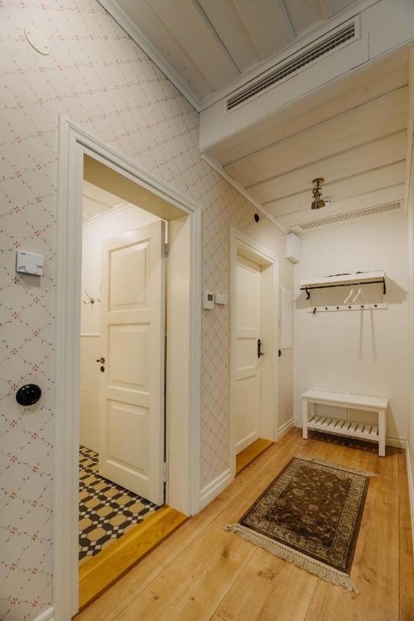 Pargimaja Apartments Kuressaare Bagian luar foto